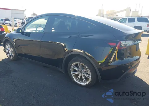 2024 Tesla Model Y Long Range Dual Motor All-Wheel Drive from USA, damaged, VIN 7SAYGDEE3RF983817